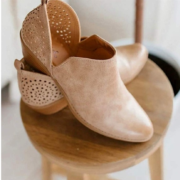 Shoes - 🆕️ Perforated Cutout Western Ankle Booties